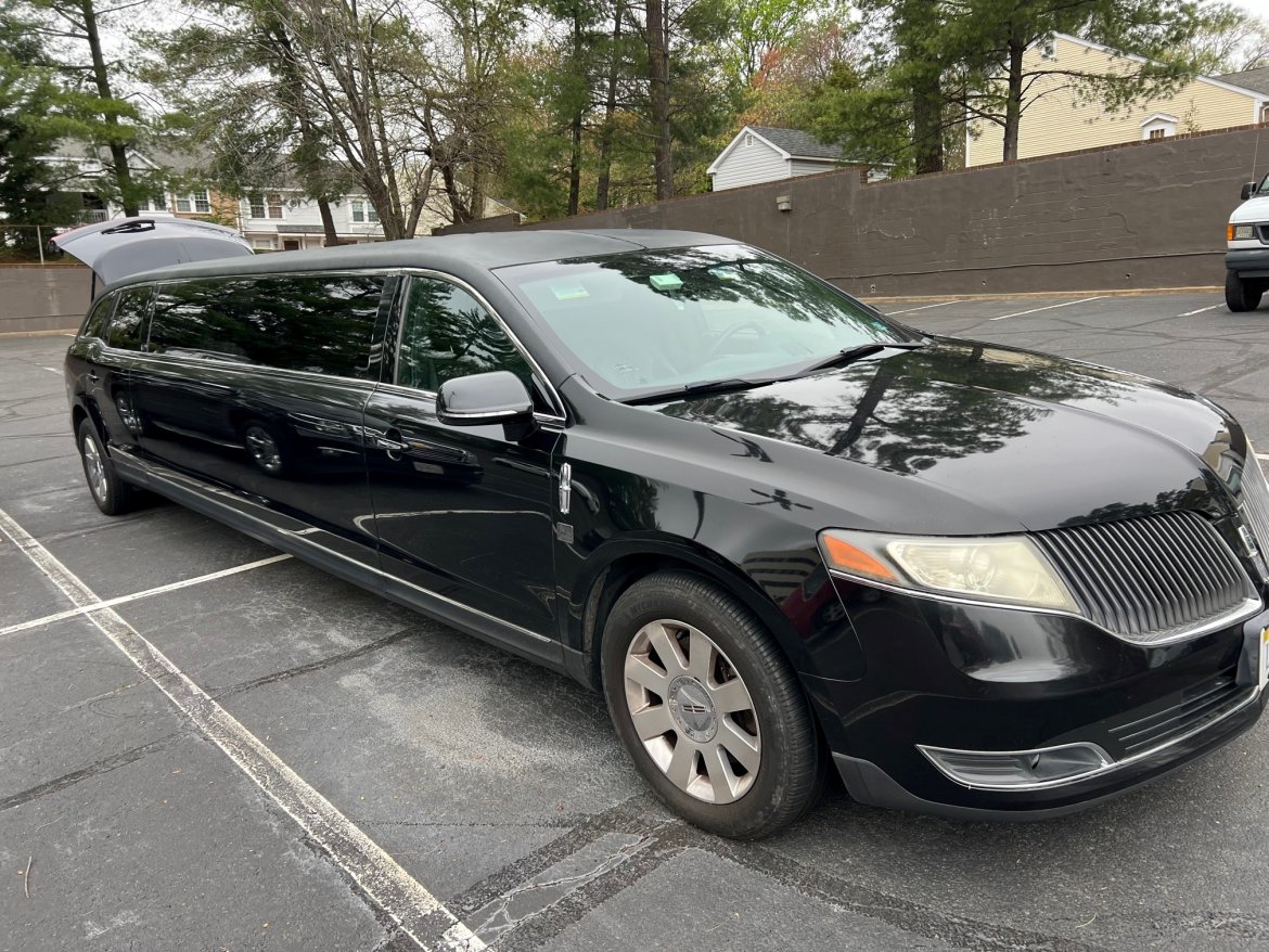 Used 2013 Lincoln MKT Limousine