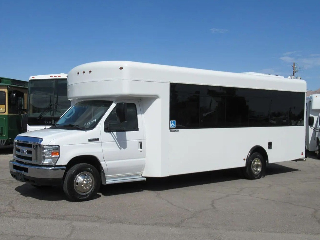 2015 E-450 30 Person Limo Bus