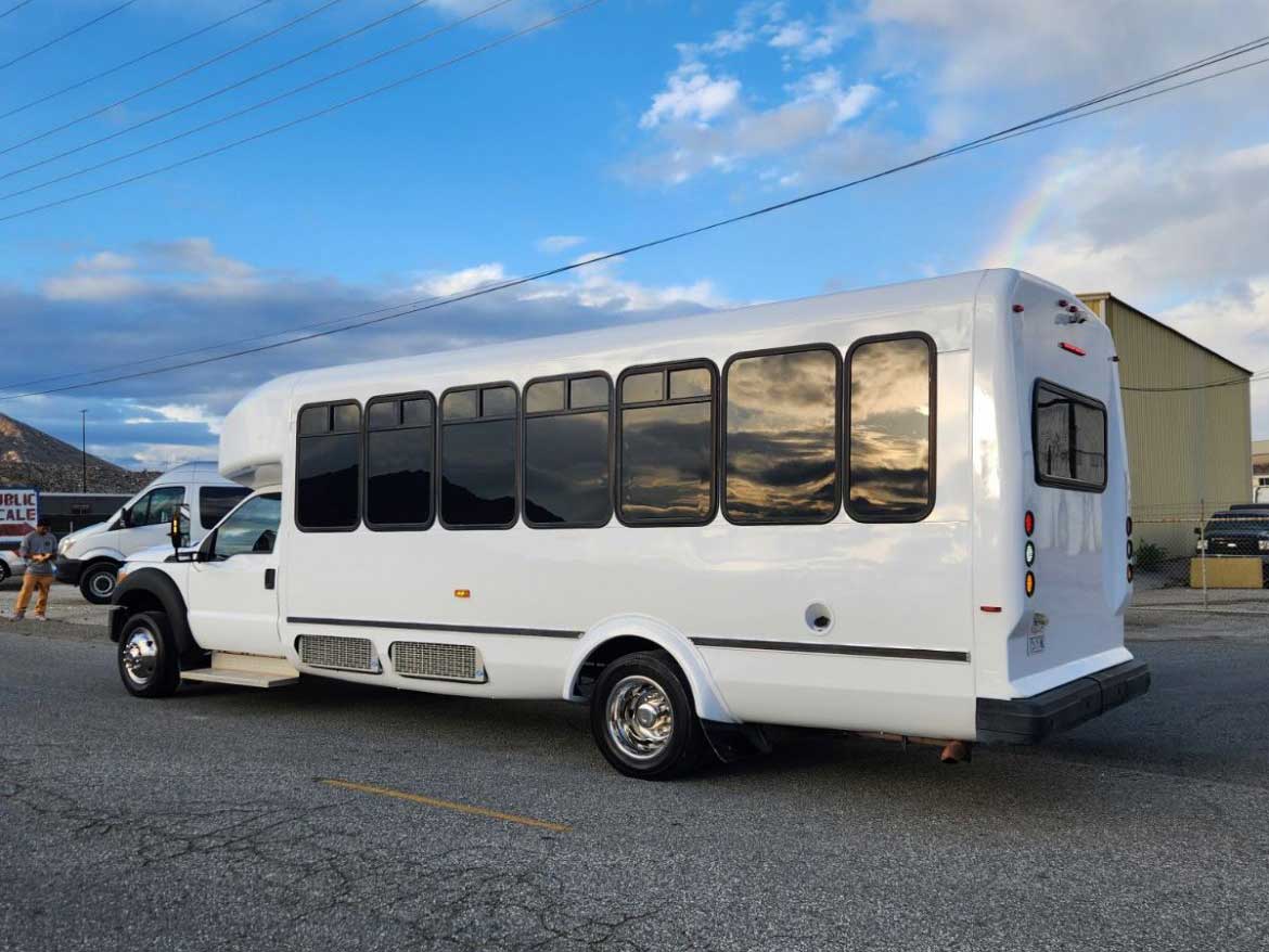 2015 Ford F550 Limo Bus