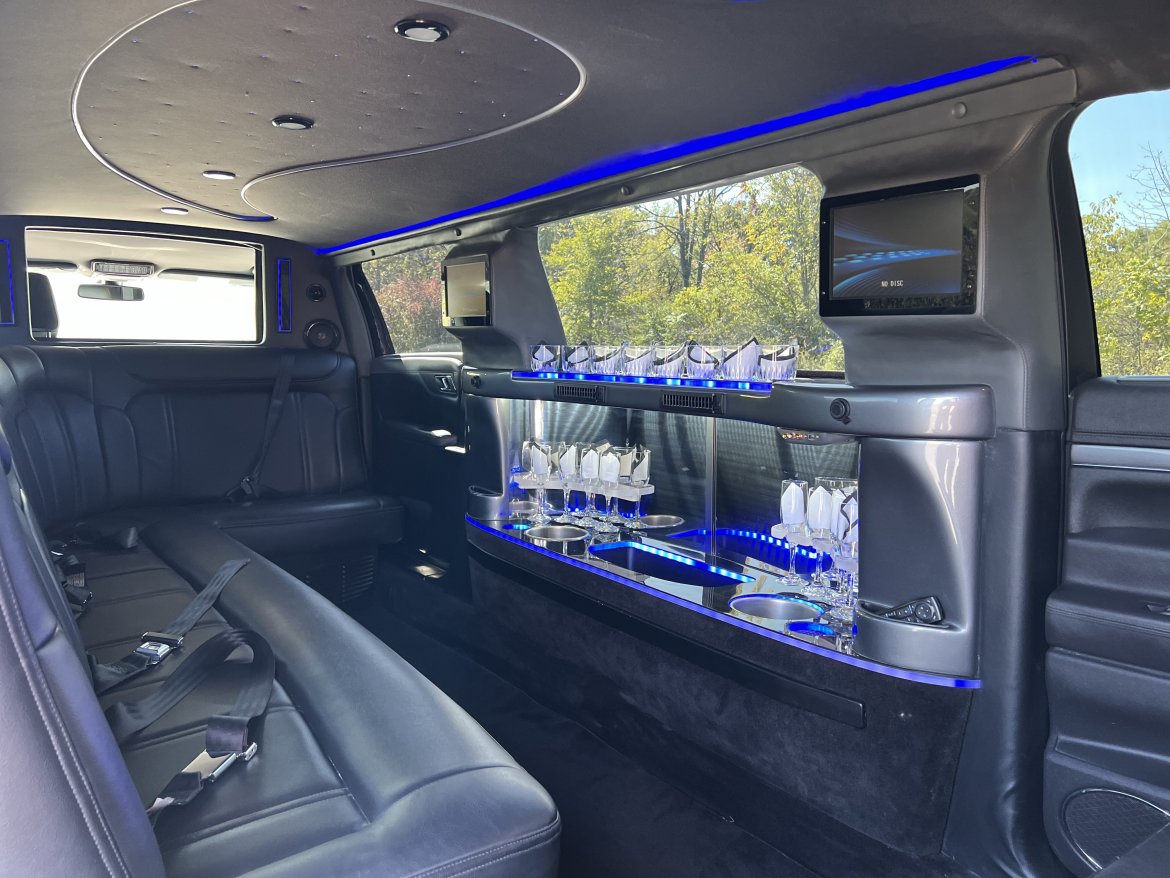 2015 Lincoln MKT Limousine