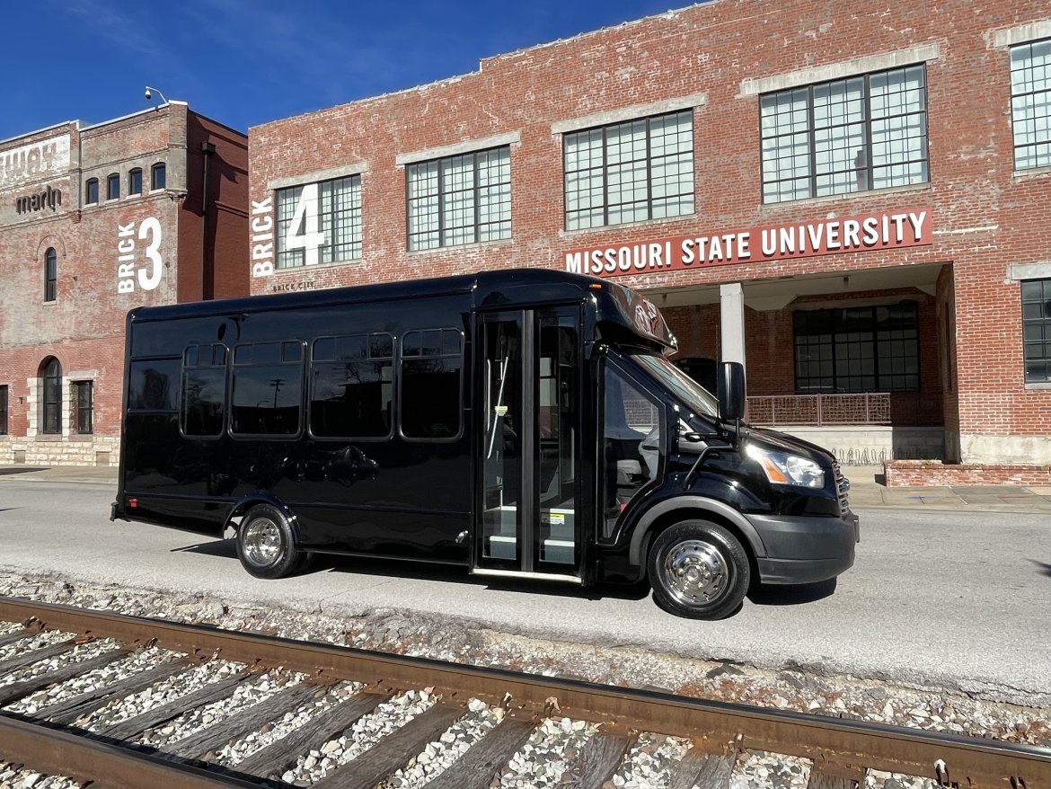 2016 Ford Starlite Transit Shuttle Bus