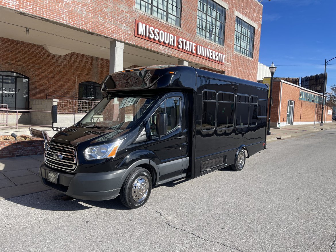 2016 Ford Starlite Transit Shuttle Bus