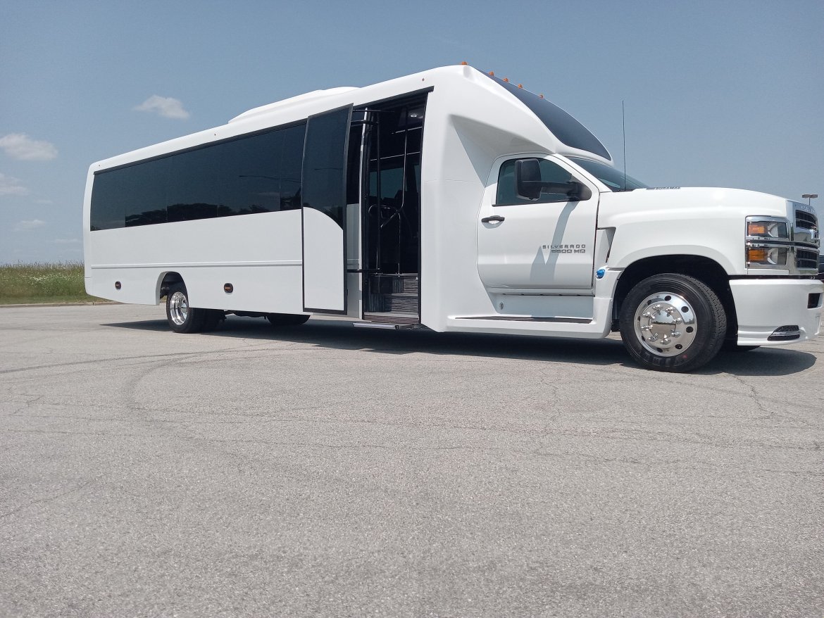 2024 Chevrolet 6500 ECoach Limo Bus