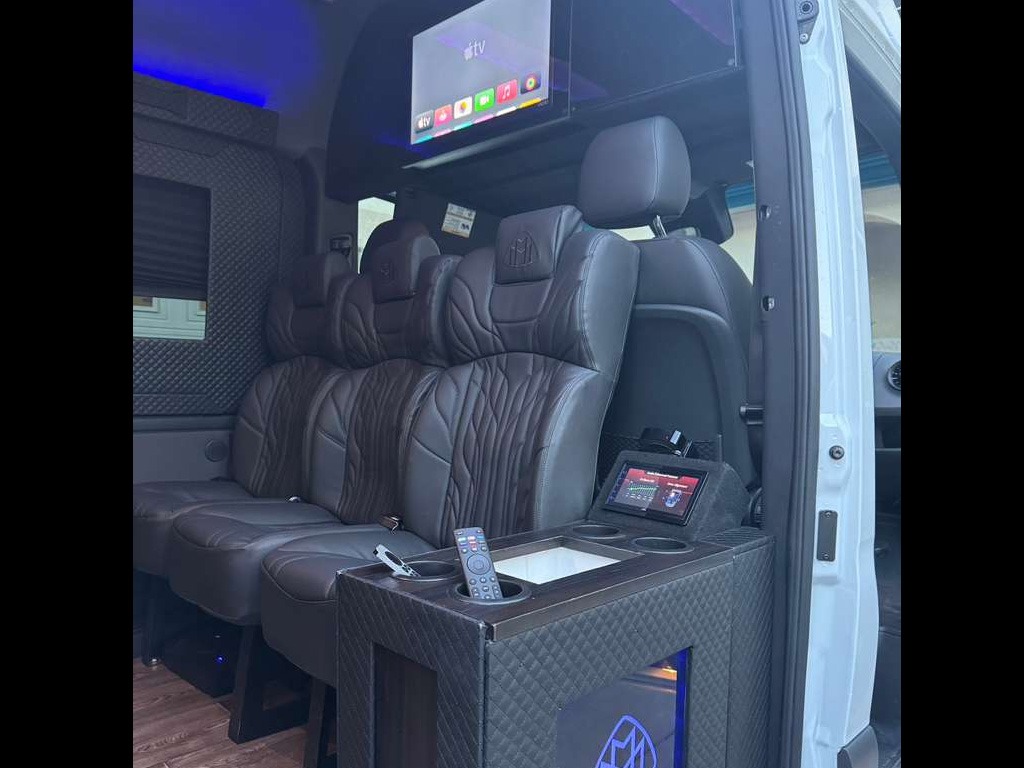2024 Sprinter 12 Pass CEO/Hybrid