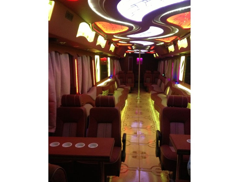 40 Motorcoach Limo Bus Gallery4