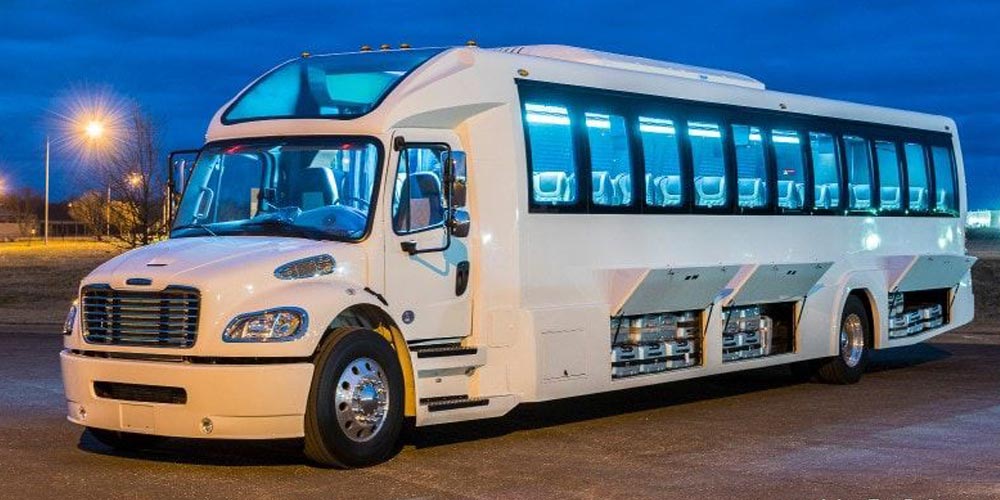 Global Customs Freightliner Bus Gallery1