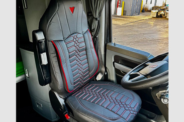 Kenworth T680 & T880 driver seat covers