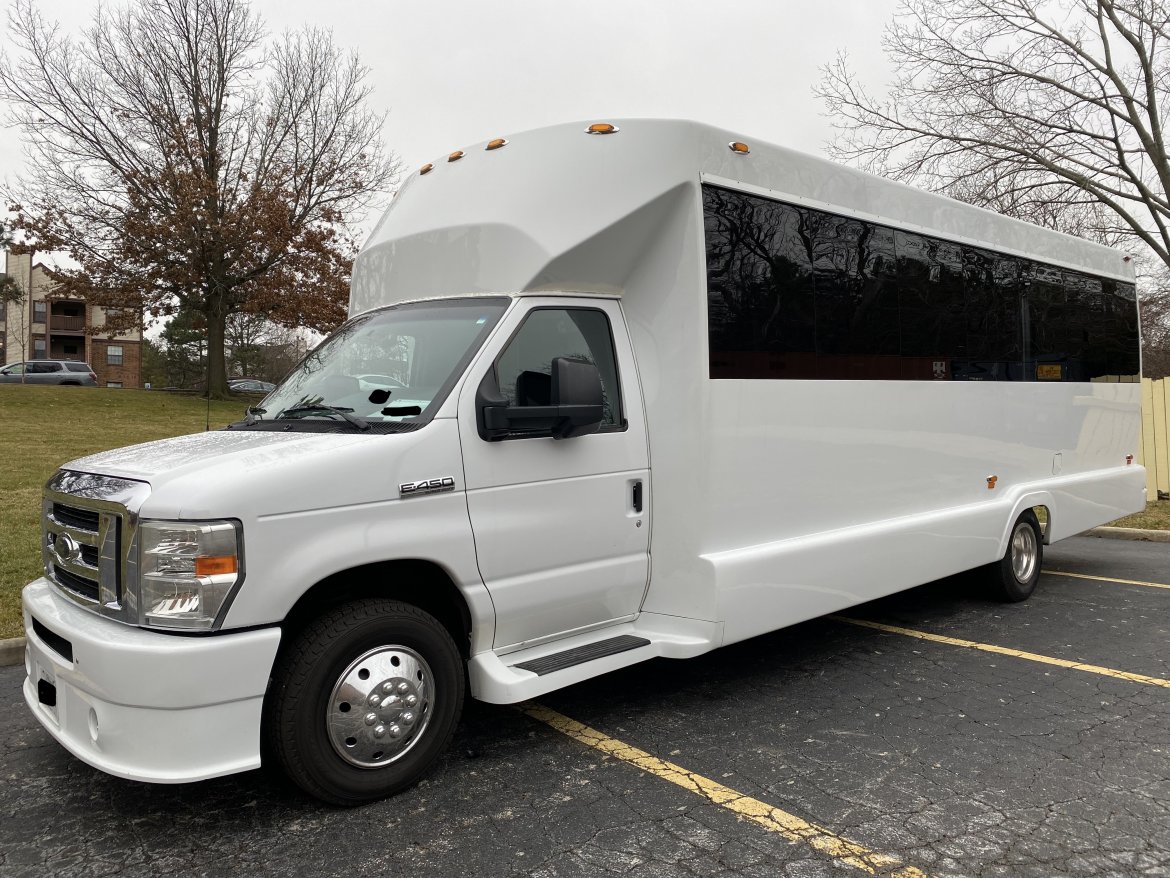 Used 2013 Limo Bus E450 Gasoline - Tiffany 20-22 Party Bus