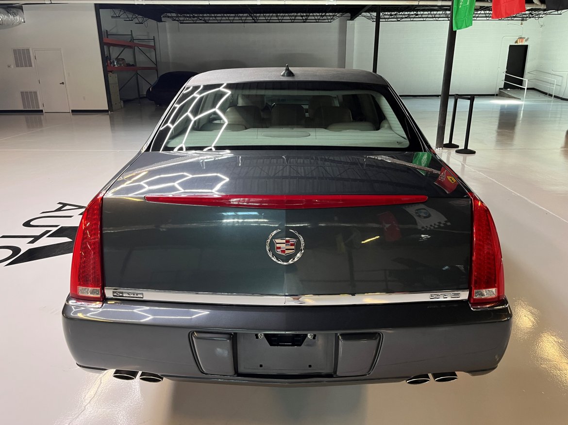 Used 2009 Superior Cadillac DTS Limousine For Sale