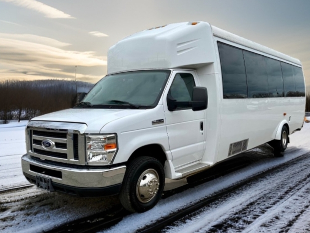 2016 Ford E-450 by Global Motor Coach