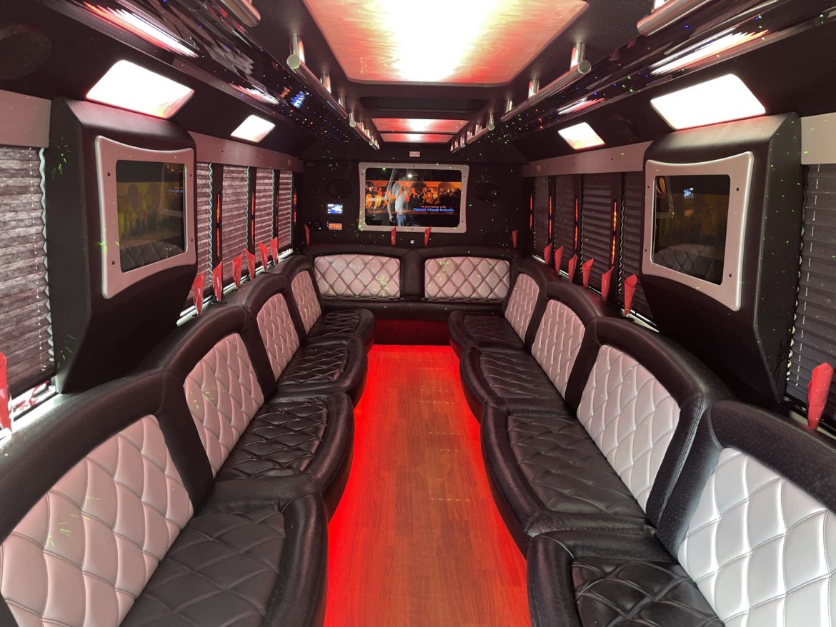 Used 2014 Ford F550 Limo Bus For Sale