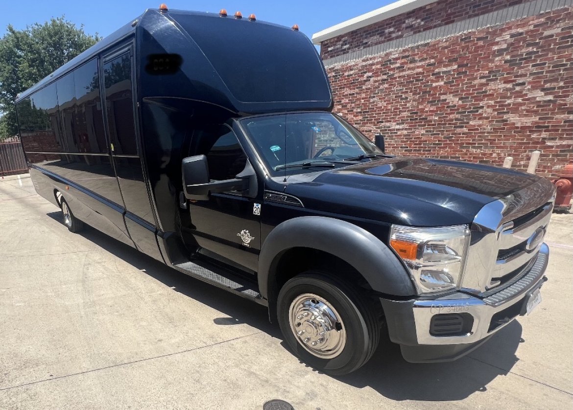 Used 2016 Ford F550 Executive shuttle for sale by Grech