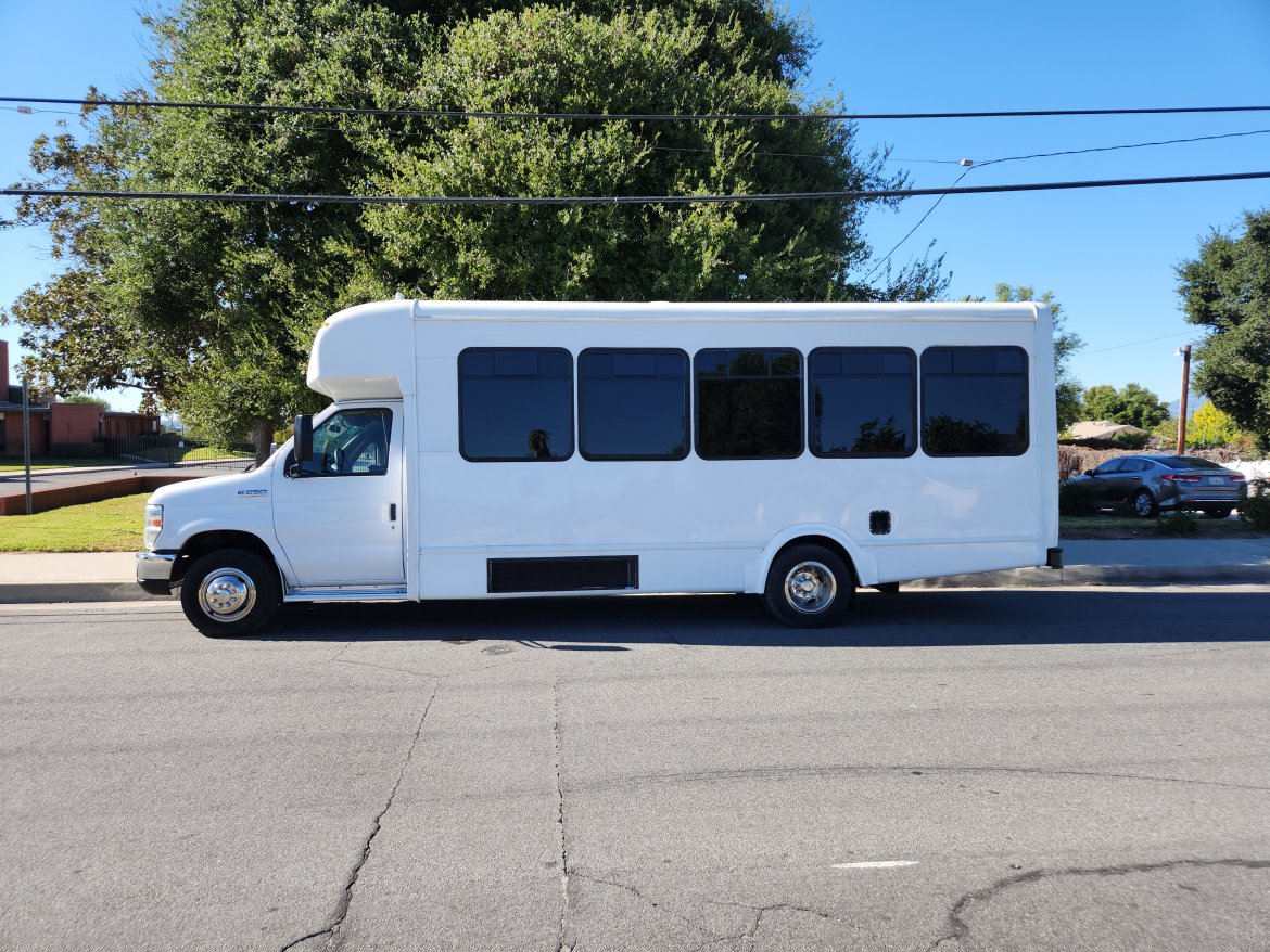 Used 2015 Ford E450 Limo Bus For Sale