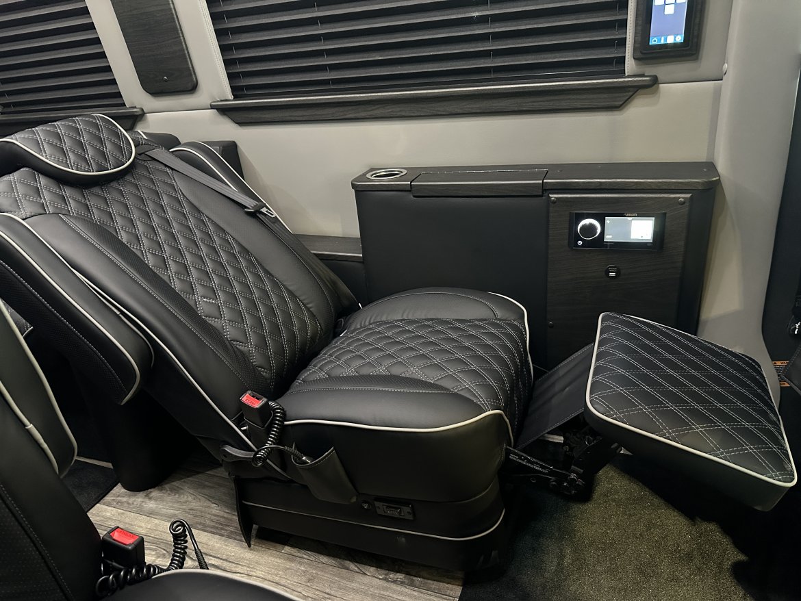 New 2023 Mercedes-Benz Luxe Cruiser 144 Sprinter by Global Motor Coach