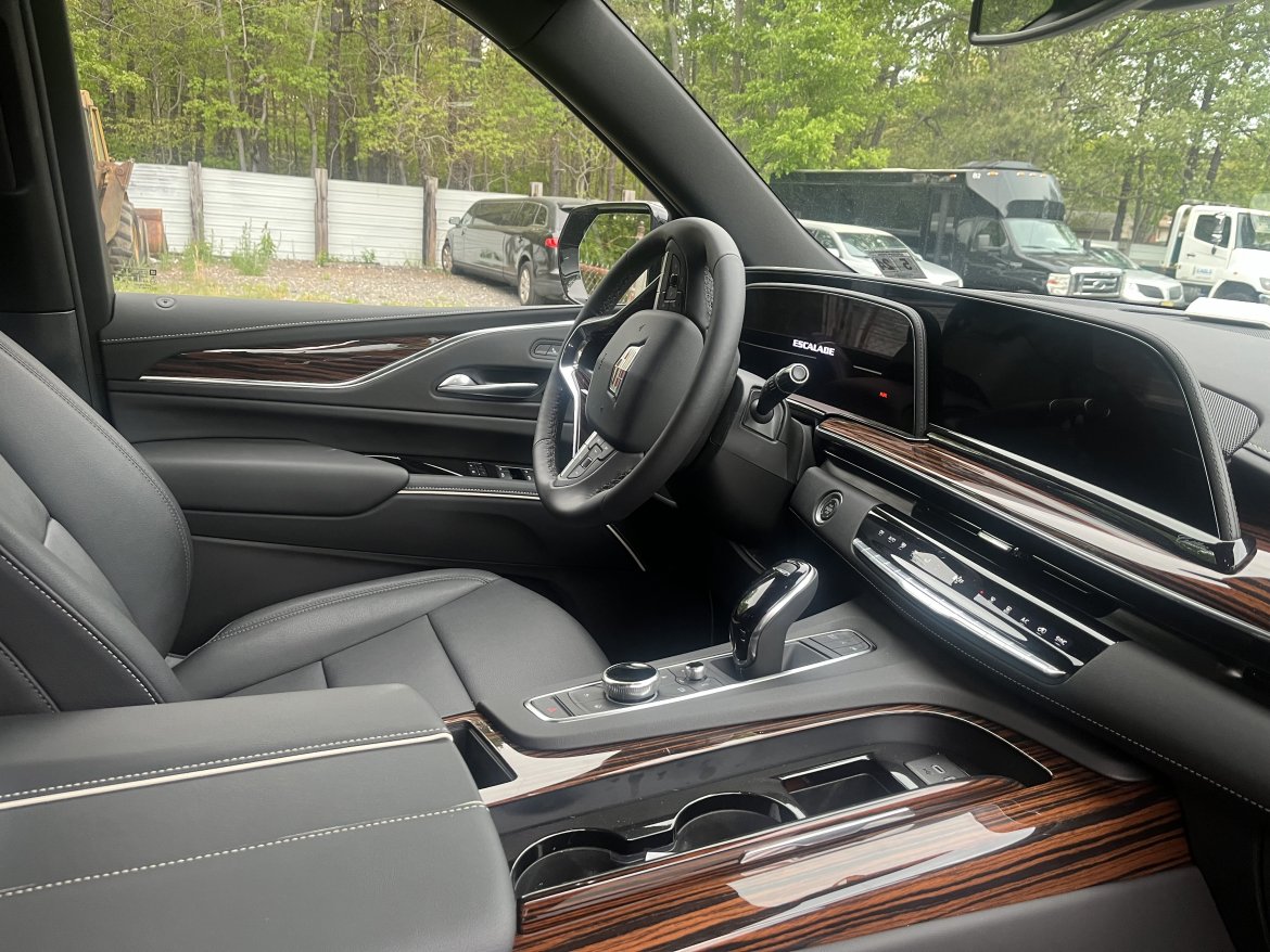 New 2023 Cadillac Escalade ESV luxury SUV
