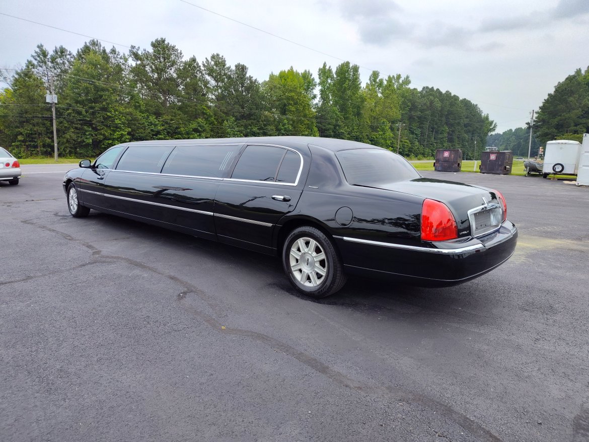 Used 2011 Lincoln Town Car Executive