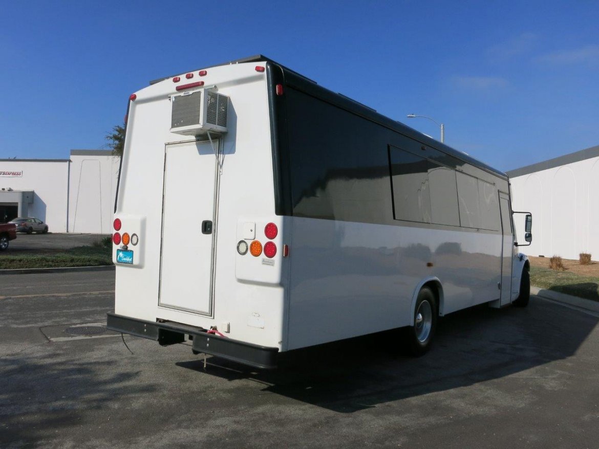 Used 2014 Freightliner M2 106 RV Bus For Sale