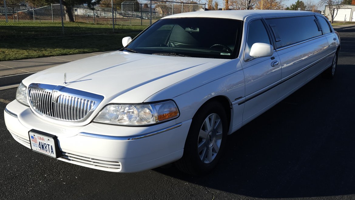 Used 2004 Lincoln Town Car For sale