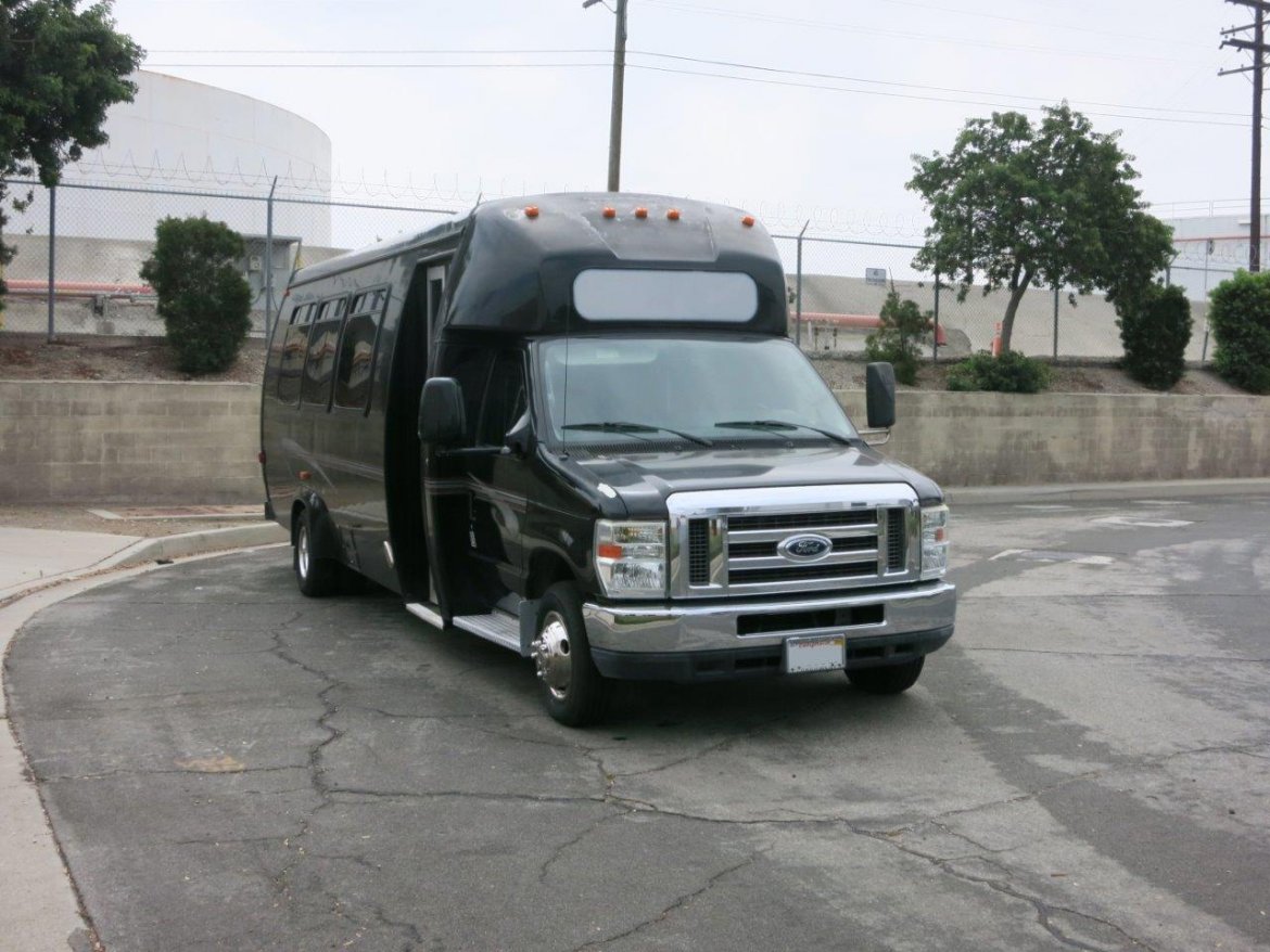 Used 2011 Ford E-450 Super Duty Shuttle Bus by Ameritrans