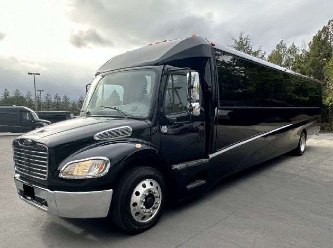 Used 2014 Freightliner M2 Executive Shuttle