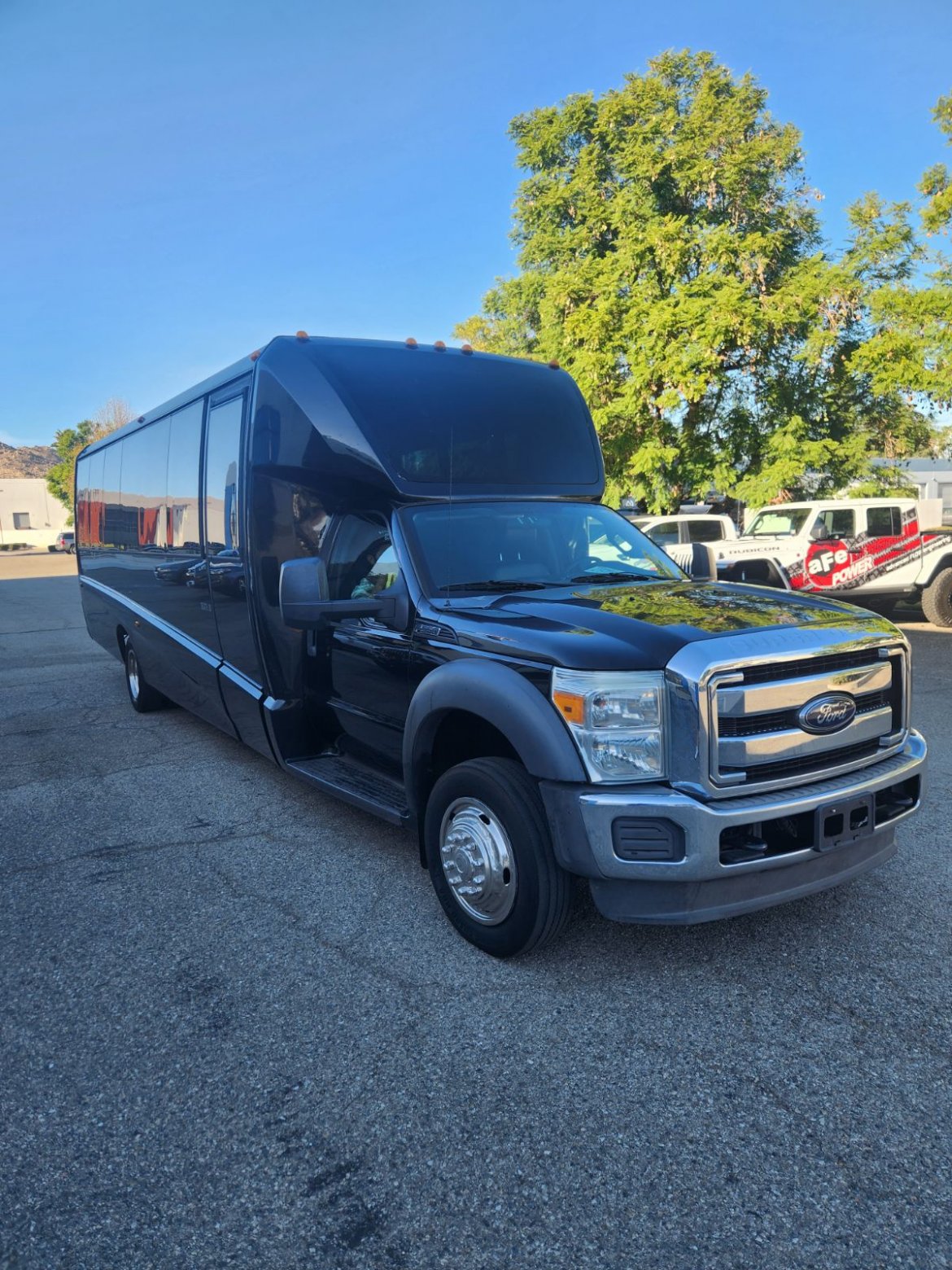 Used 2015 Ford F550 Shuttle Bus