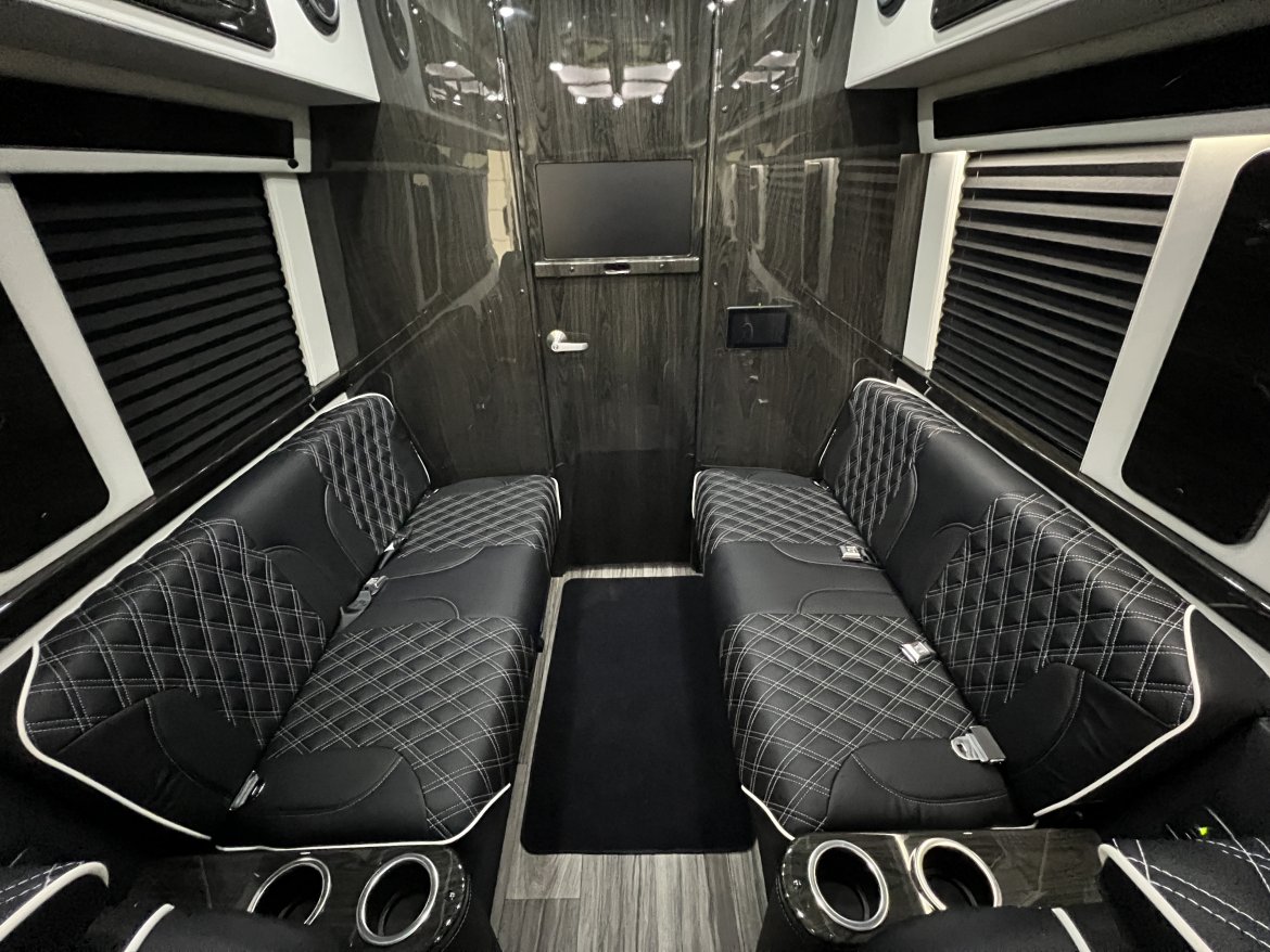 New 2024 Mercedes-Benz DayCruiser D6