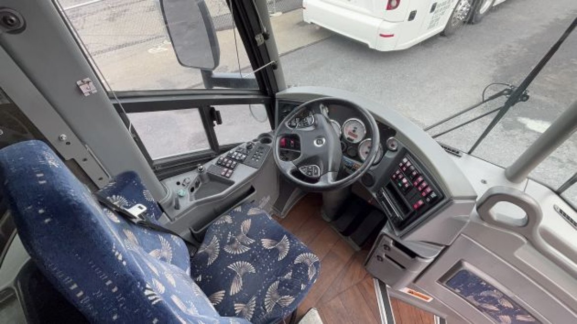 Used Global Limo & Bus Sales 2015 MCI J4500 12.8L Diesel Highway Coach For Sale