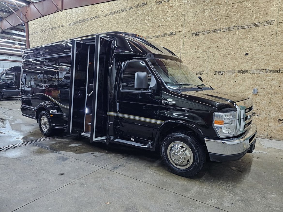 Used 2012 Ford E350 14 Passenger Limo Bus
