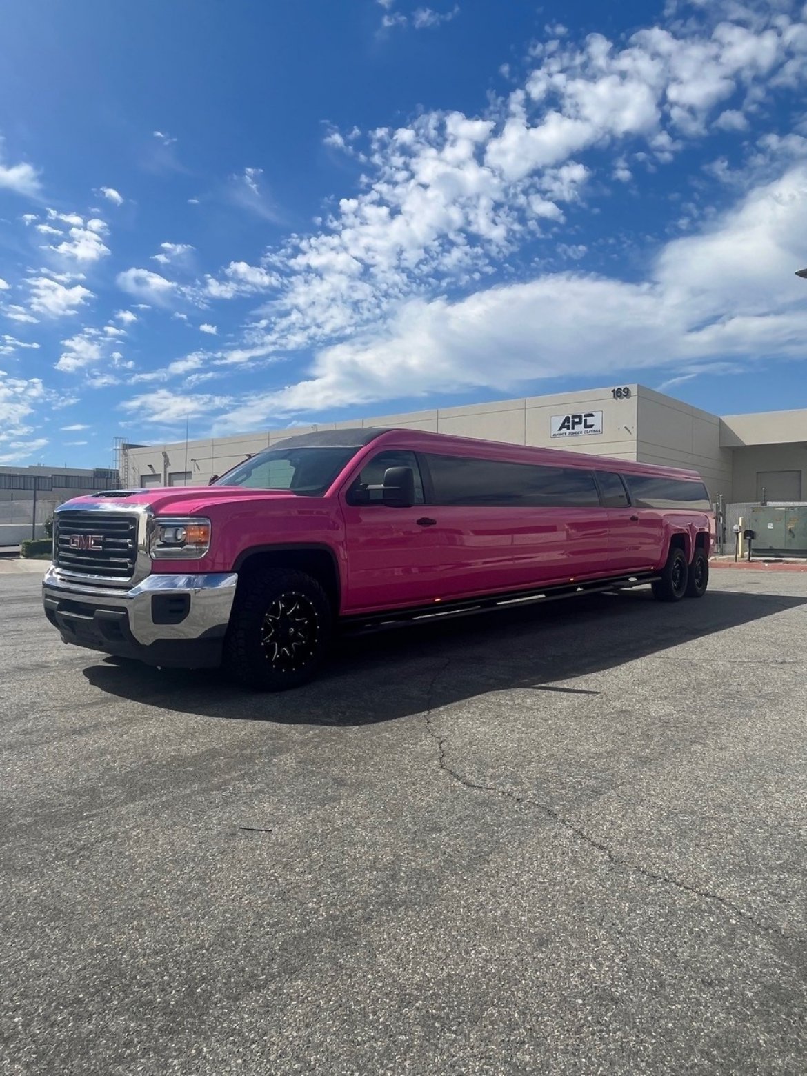 New 2023 Limousine SUV For Sale