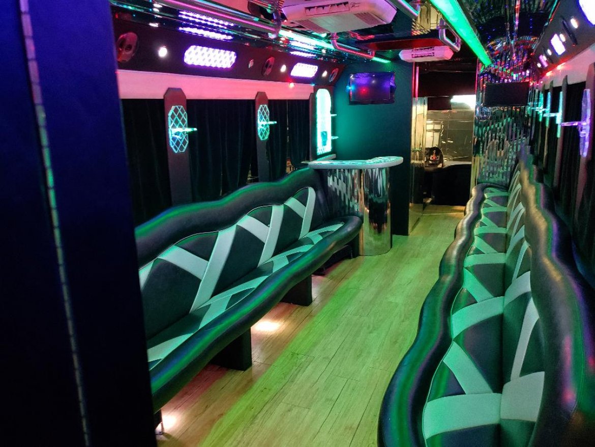 Used 2008 Freightliner 40 passenger party bus Limo Bus