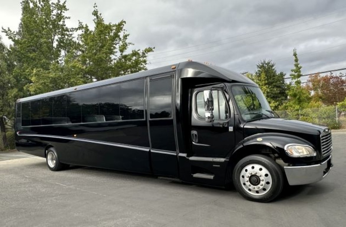 Used 2014 Freightliner M2 Executive Shuttle