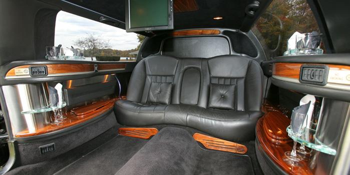 6 Passenger Limo Rental (interior)