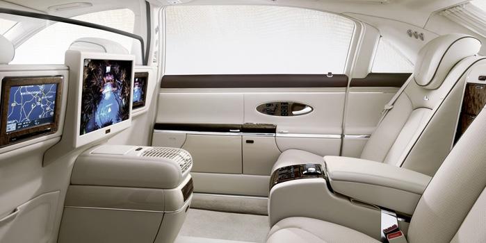 83_Maybach-Landaulet-Interior.jpg