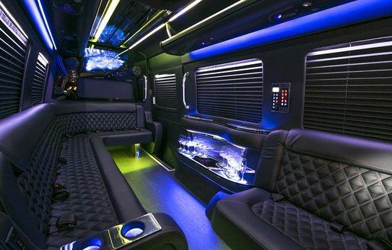 VACAVILLE LIMOUSINES