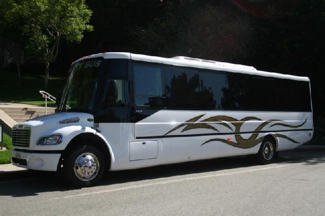 Avital Limousine | Party Bus Chicago 