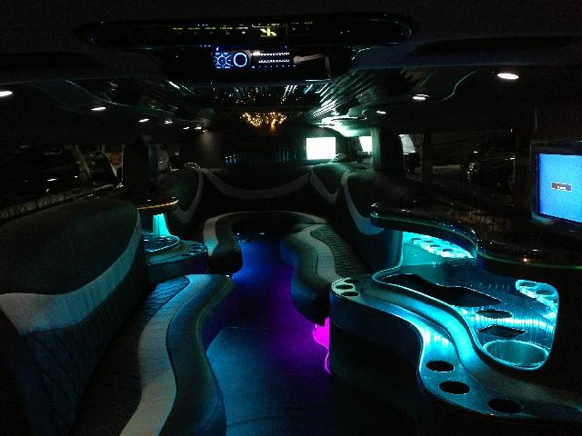 La Uno Limousine Hummer Limo
