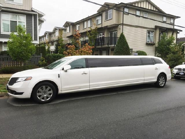 Joseph's Limousine Service Lincoln MKT Limousine