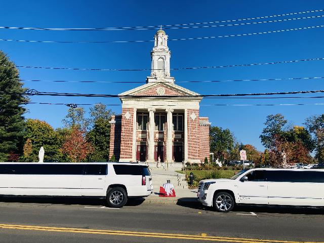 Deluxe Limousine Service 